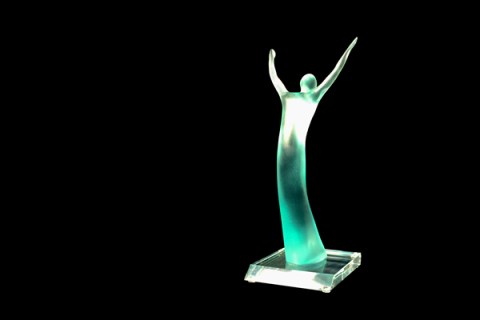 9-The-finished-Ovation-Award-will-receive-an-aluminum-engraved-plate-containing-recipient-information-that-attaches-to-the-angled-base-front